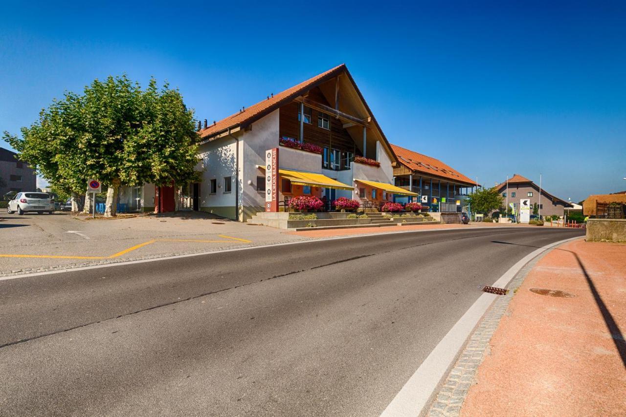 Hotel La Croix Blanche Hauterive  Buitenkant foto