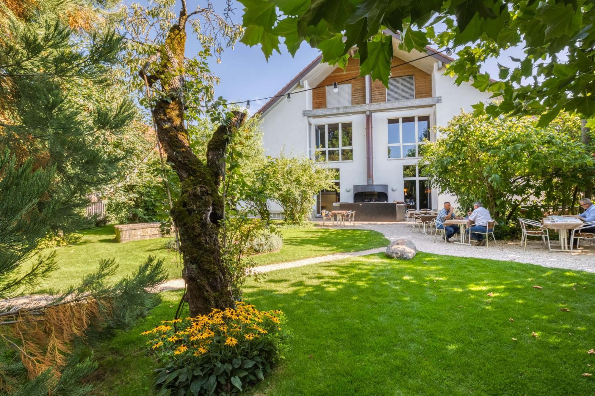 Hotel La Croix Blanche Hauterive  Buitenkant foto