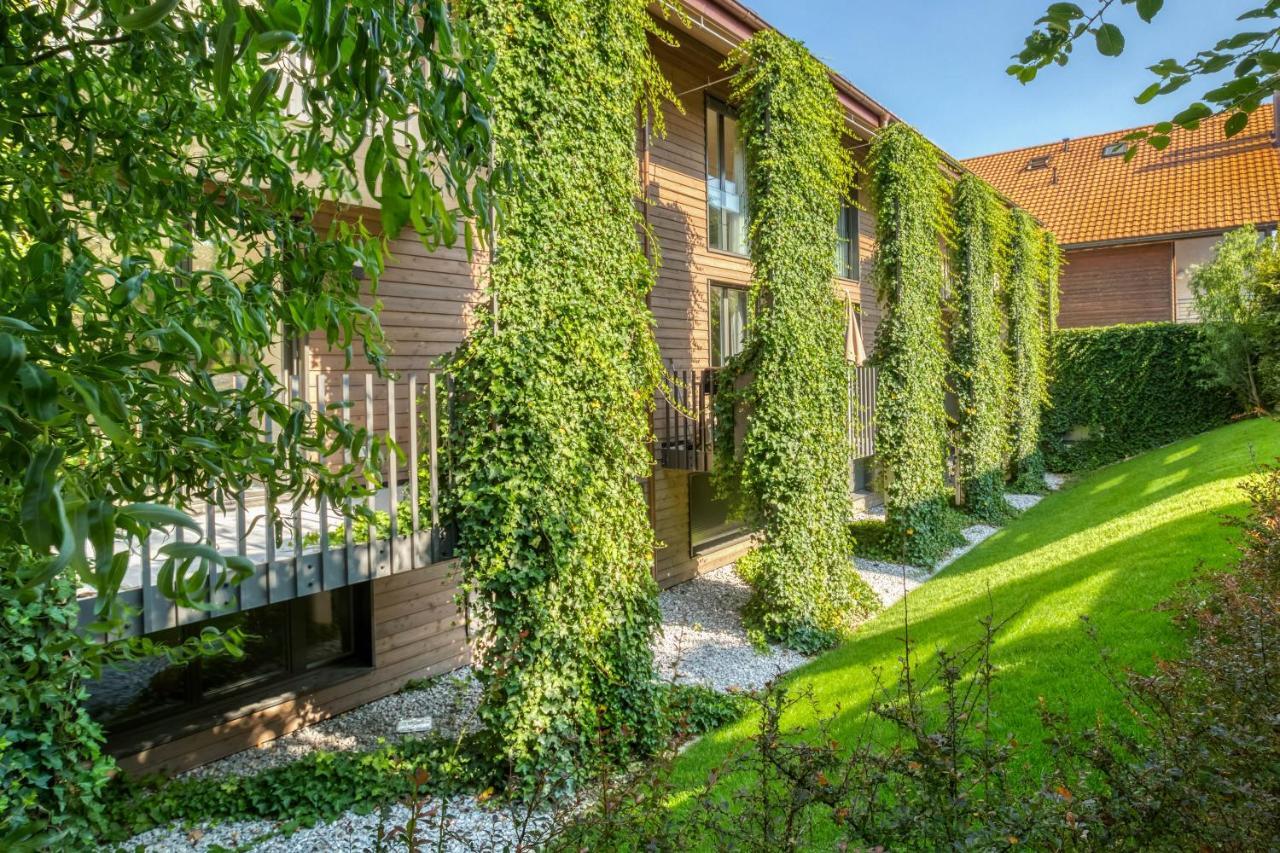 Hotel La Croix Blanche Hauterive  Buitenkant foto