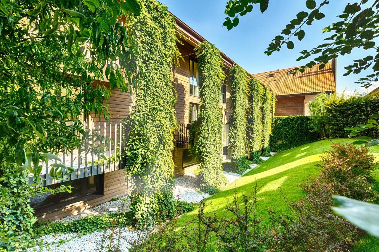 Hotel La Croix Blanche Hauterive  Buitenkant foto