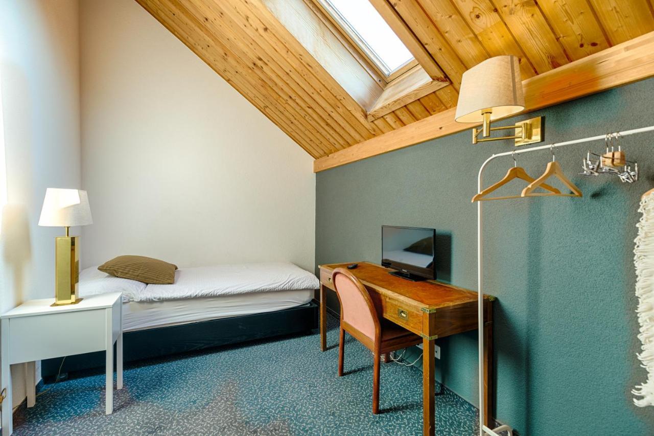 Hotel La Croix Blanche Hauterive  Buitenkant foto